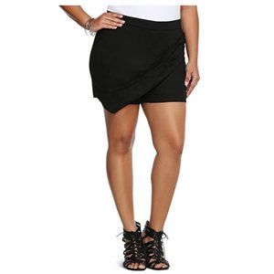 TORRID ORIGAMI BLACK SKORT